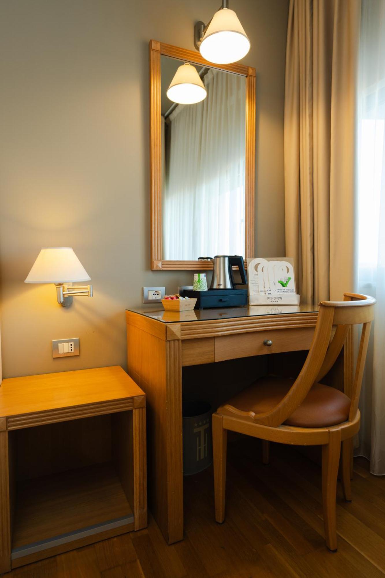 קארפי Hotel Touring מראה חיצוני תמונה